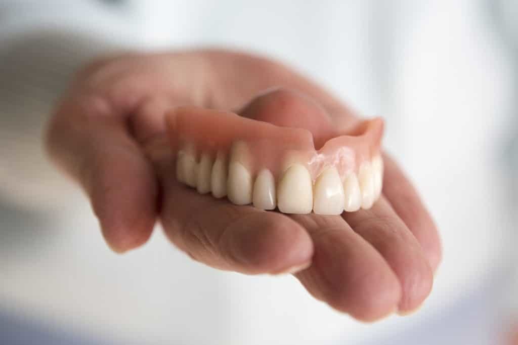 does-medicare-cover-dentures